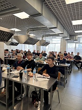 В большой компании: Семинары ГУРМИКС, ВИФРАЙ и КАРГИЛЛ собрали около 100 шефов и поваров Приамурья. Фото