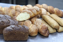 Новинки от ПУРАТОС : десертная краюшка с яблоком и воздушный кукурузный хлеб